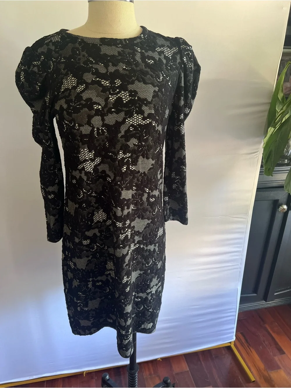 MICHAEL KORS Black Lace Long Sleeve Sheath Dress Size PS 0232